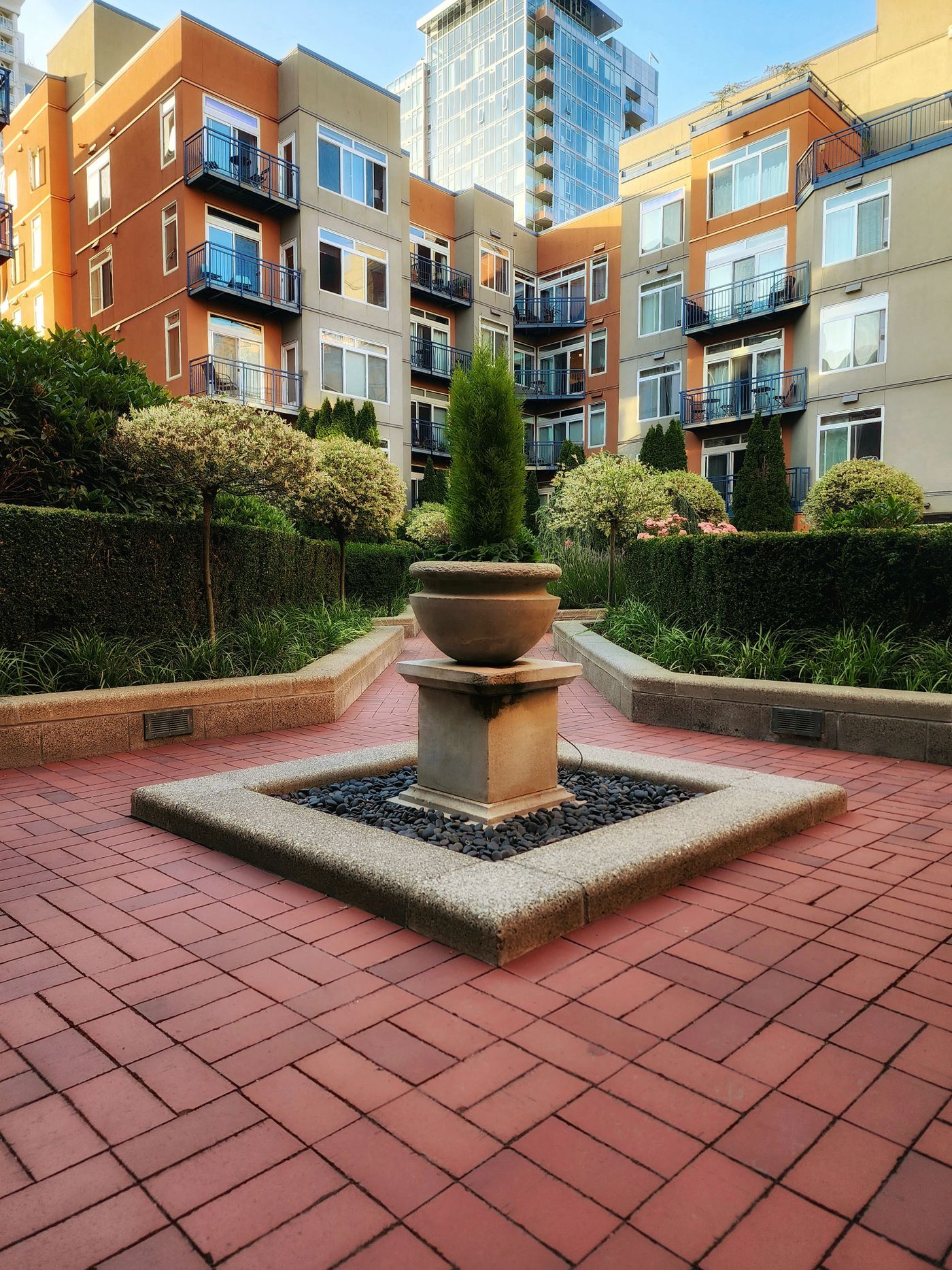 About Colonnade at Dadeland